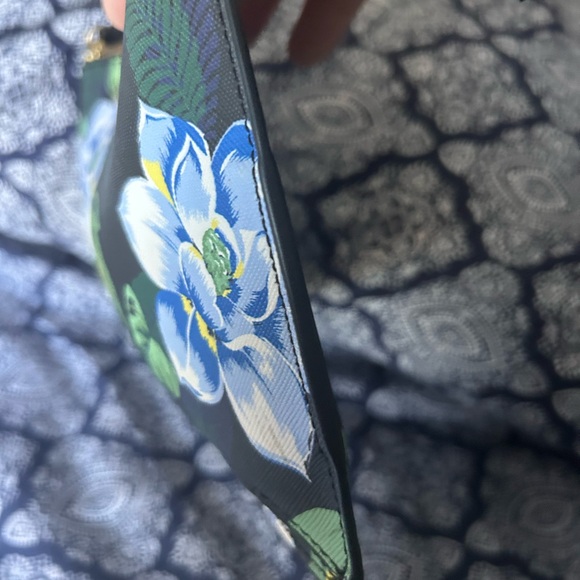 Banana Republic Clutch - Picture 2 of 4